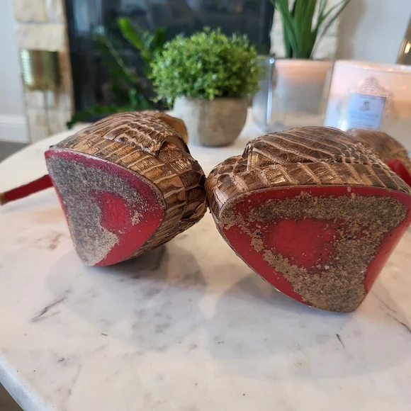 ๐ Christian Louboutin Women Italian Snakeskin Heel ๐ - Picture 5 of 6